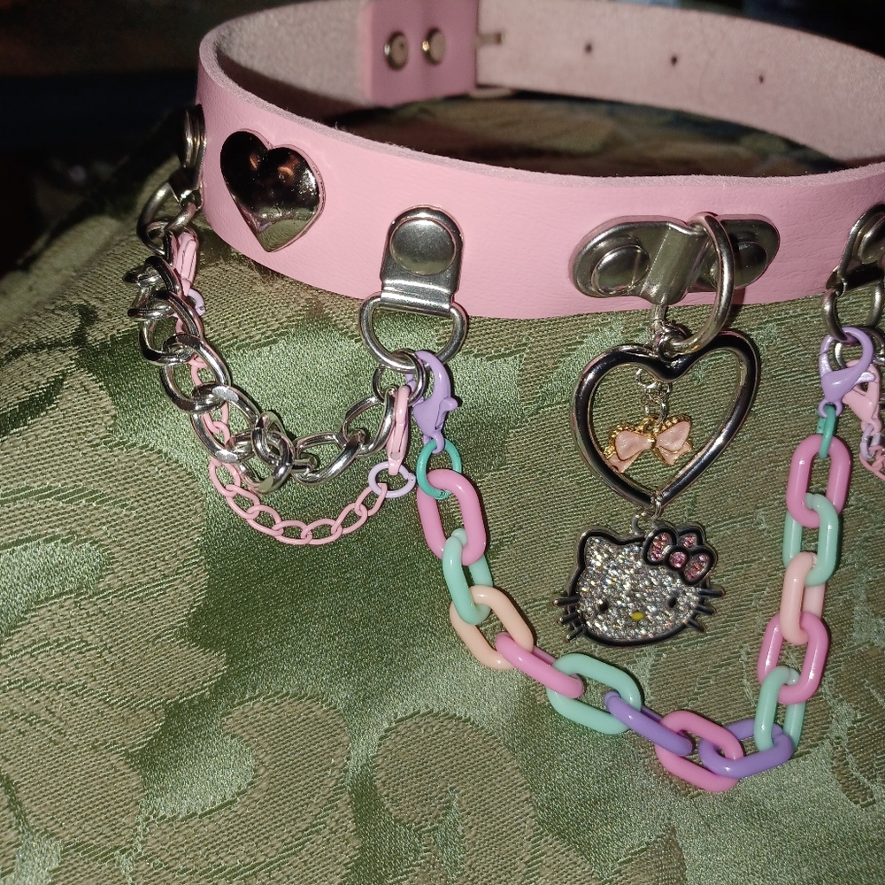 Edgy Pink Hello Kitty Choker - Picture 6 of 14